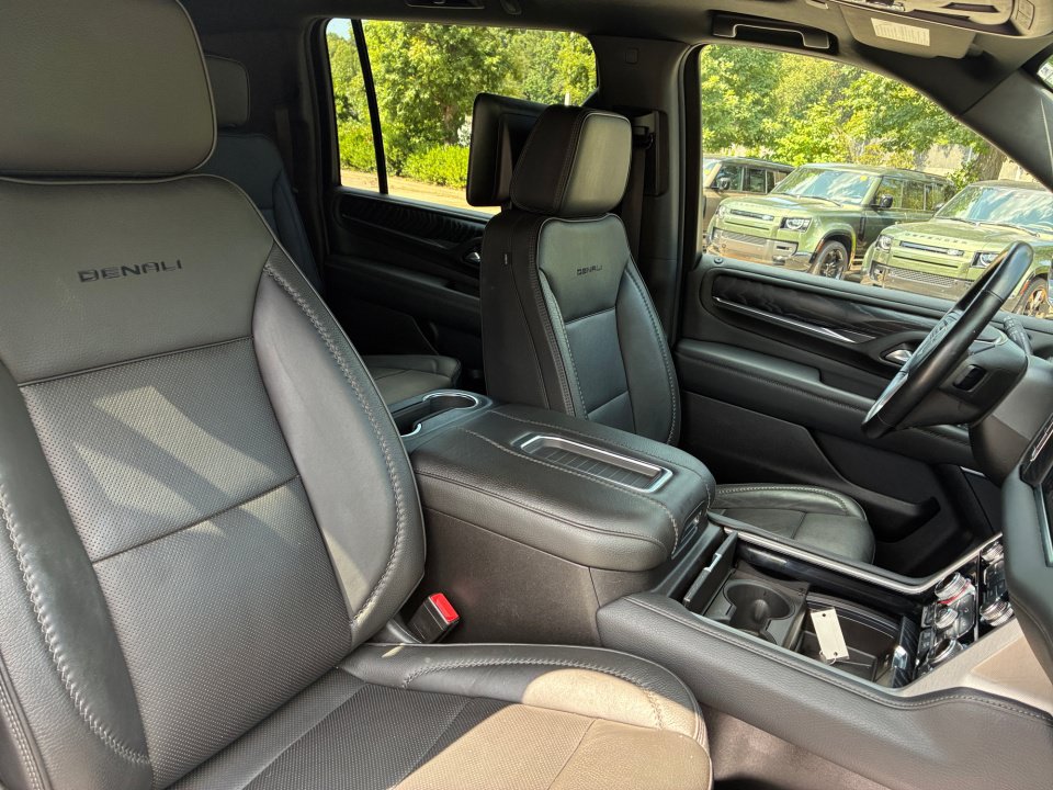 Used 2021 GMC Yukon XL Denali w/ Denali Premium Package AWD/4WD image 28