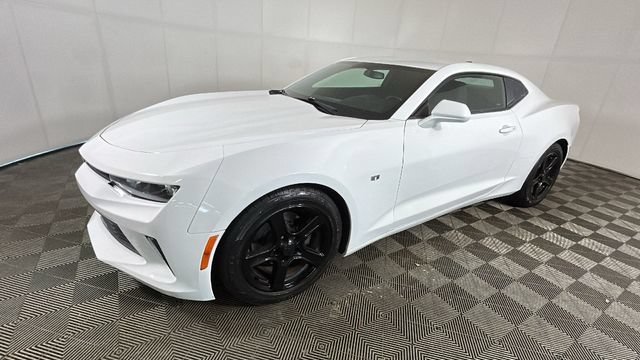 Used 2016 Chevrolet Camaro LT RWD image 6