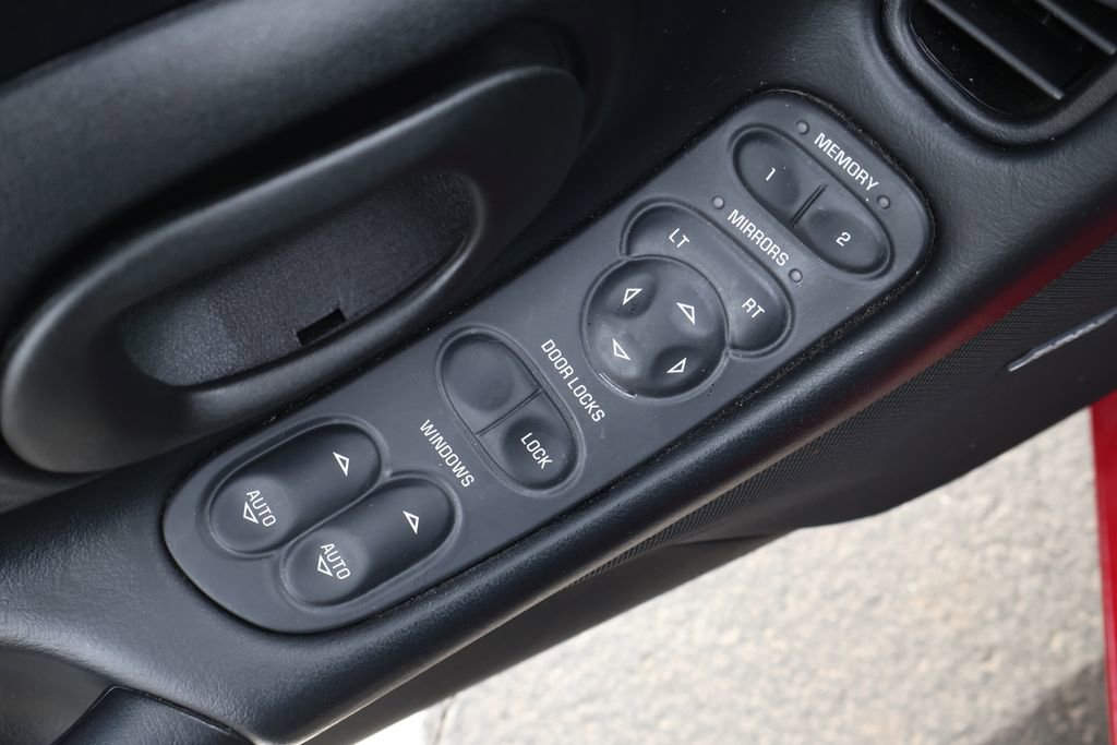 Used 2002 Chevrolet Corvette Coupe w/ Preferred Equipment Group2 image 11