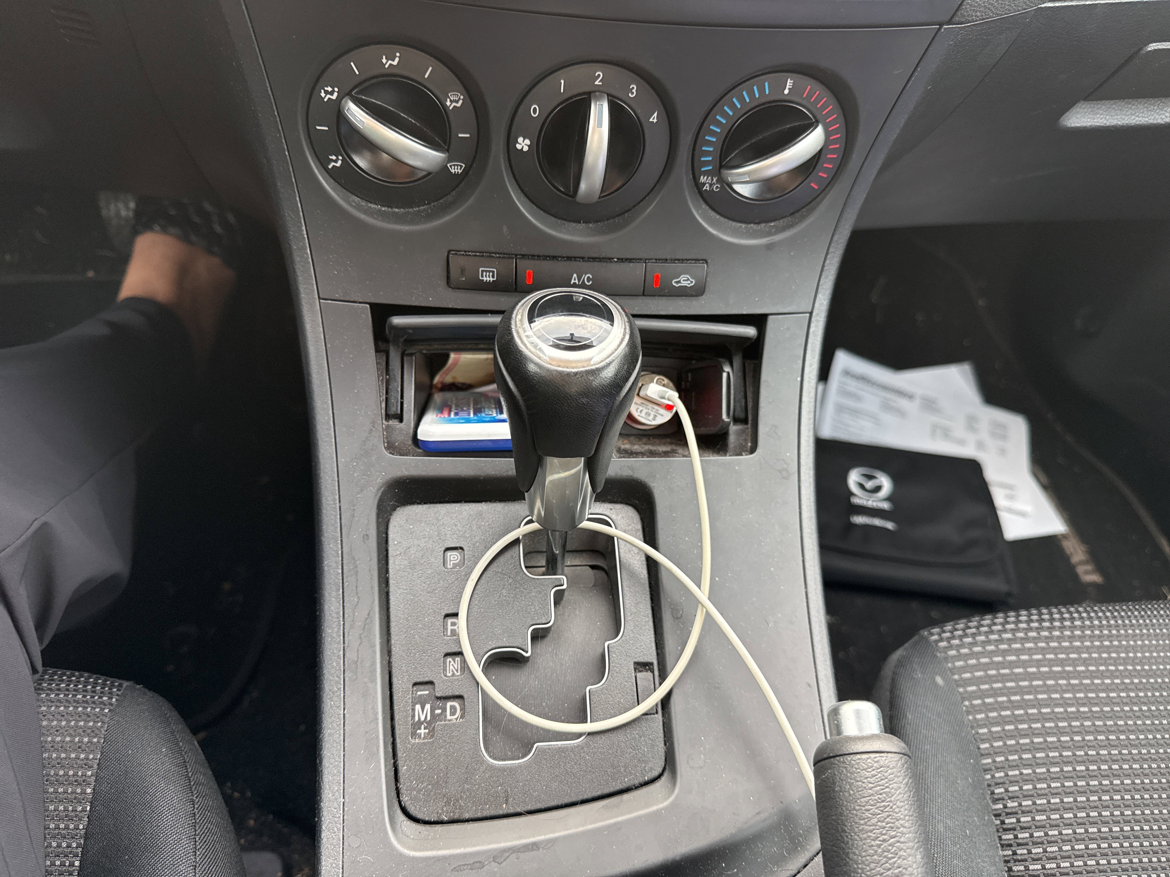 Used 2012 MAZDA MAZDA3 i Touring FWD image 4