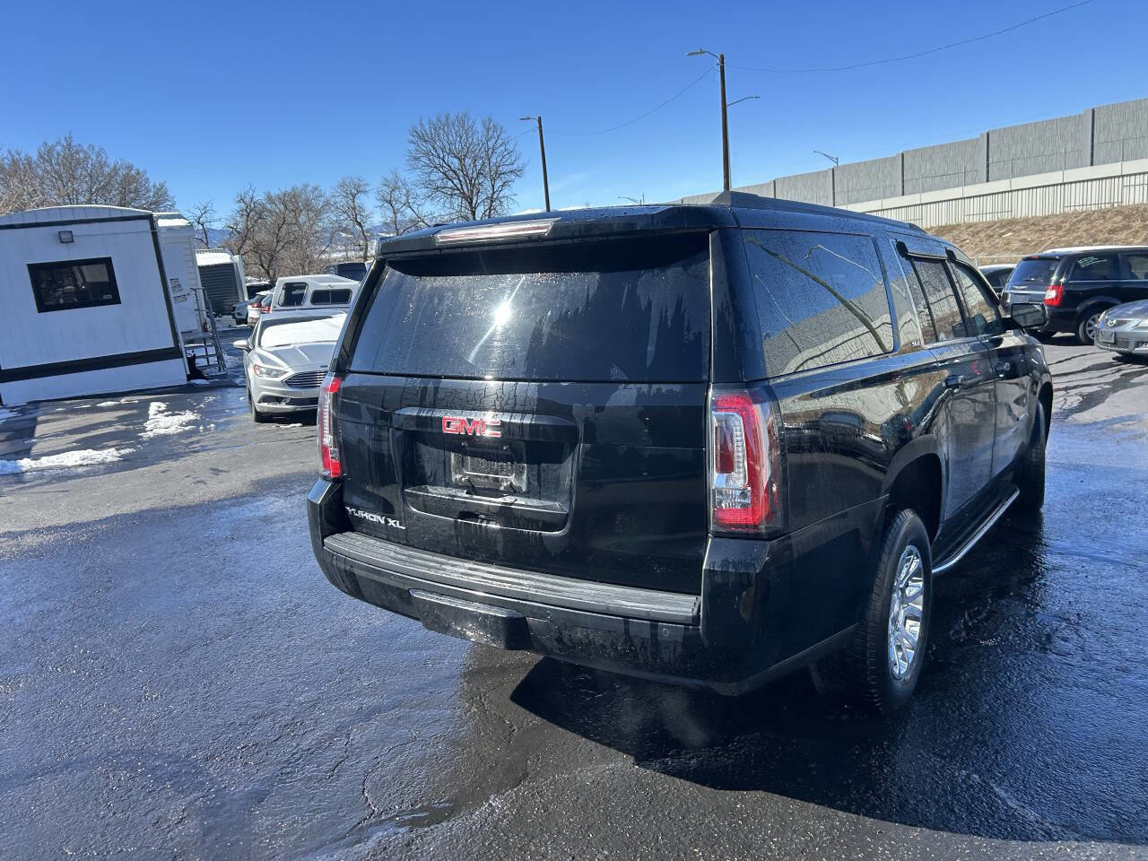 Used 2017 GMC Yukon XL SLE image 7