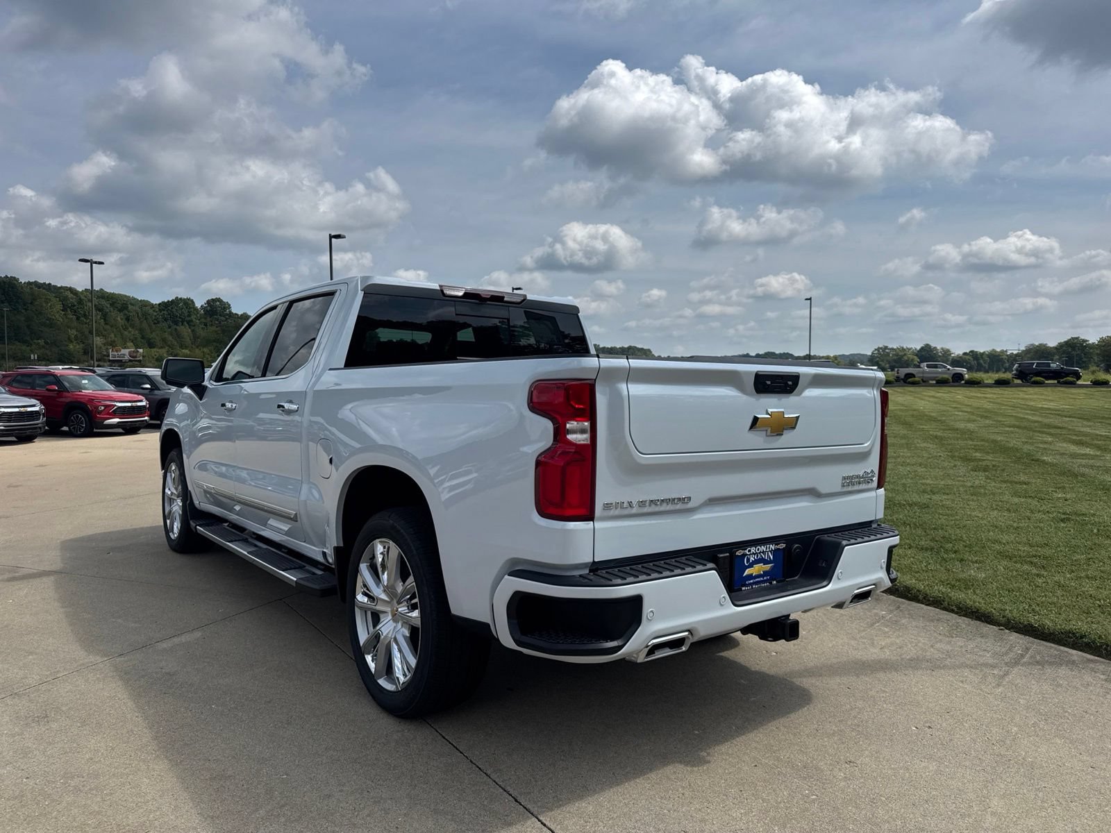 New 2026 Chevrolet Silverado 1500 High Country w/ High Country Premium Package AWD/4WD image 6