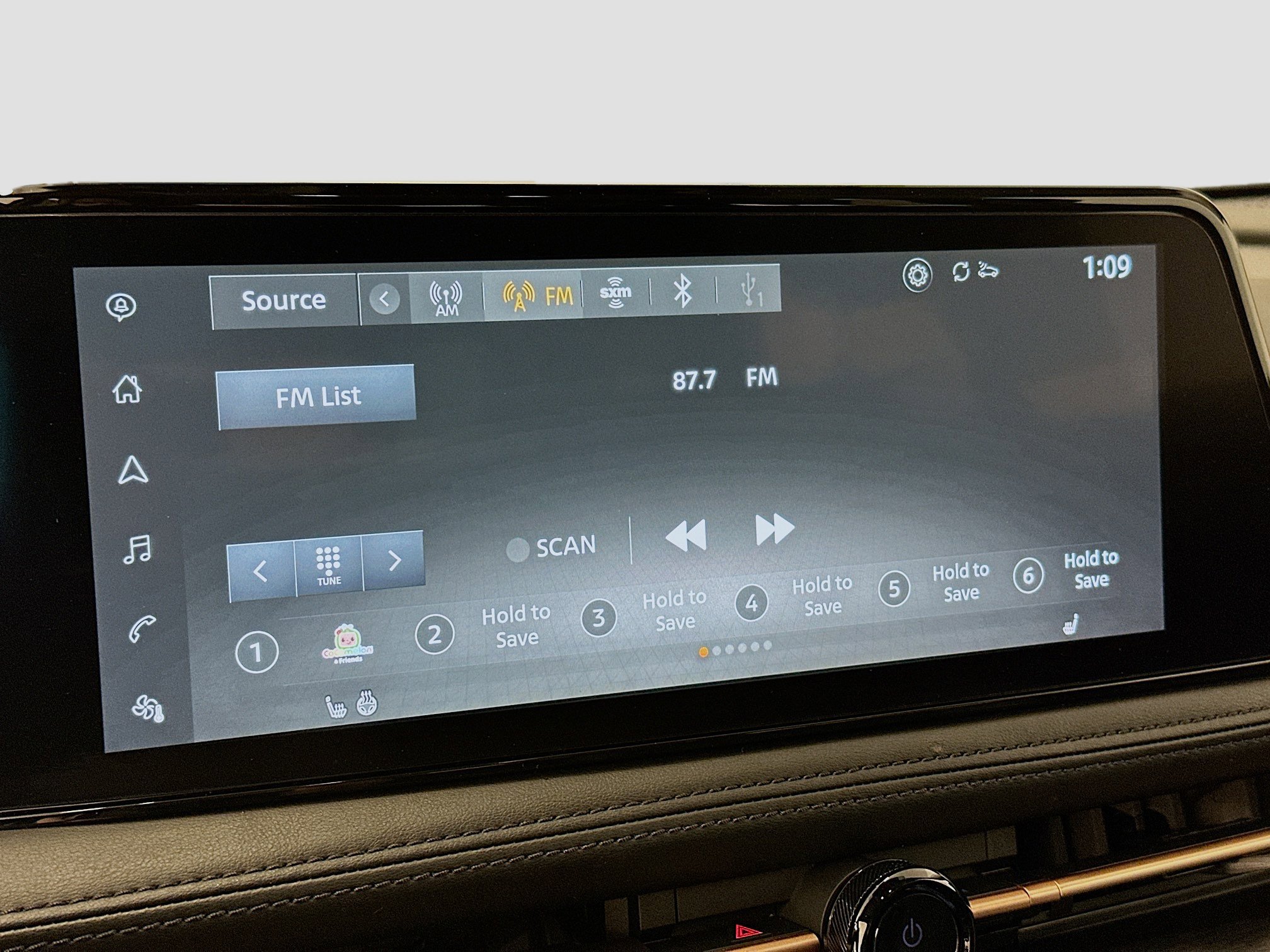 Used 2024 Nissan Ariya AWD image 21
