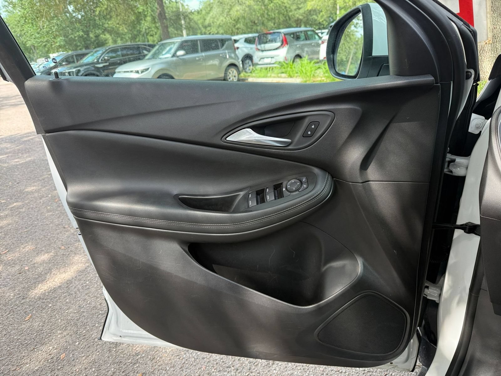Used 2025 Buick Encore GX Preferred FWD image 18