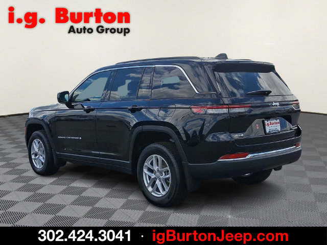 New 2026 Jeep Grand Cherokee Laredo w/ MOPAR Finishing Package AWD/4WD image 3