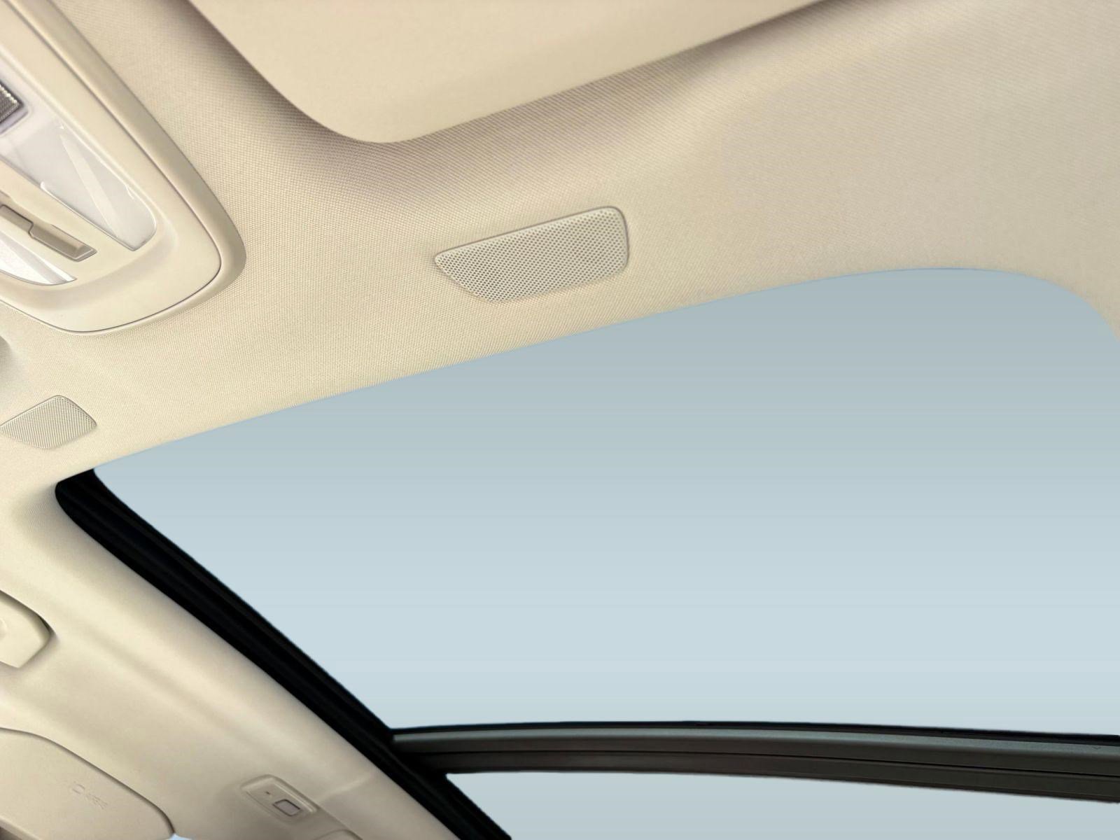 New 2026 Volvo XC60 B5 Ultra w/ Climate Package image 13