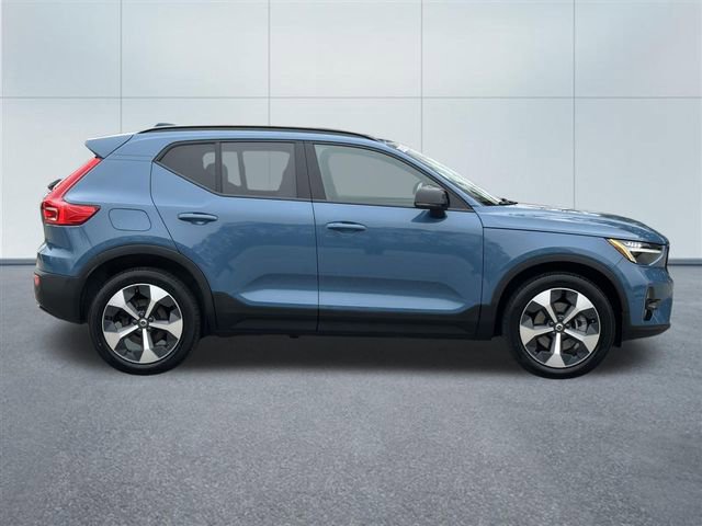 Used 2023 Volvo XC40 B5 Plus w/ Driver Assist Package image 5
