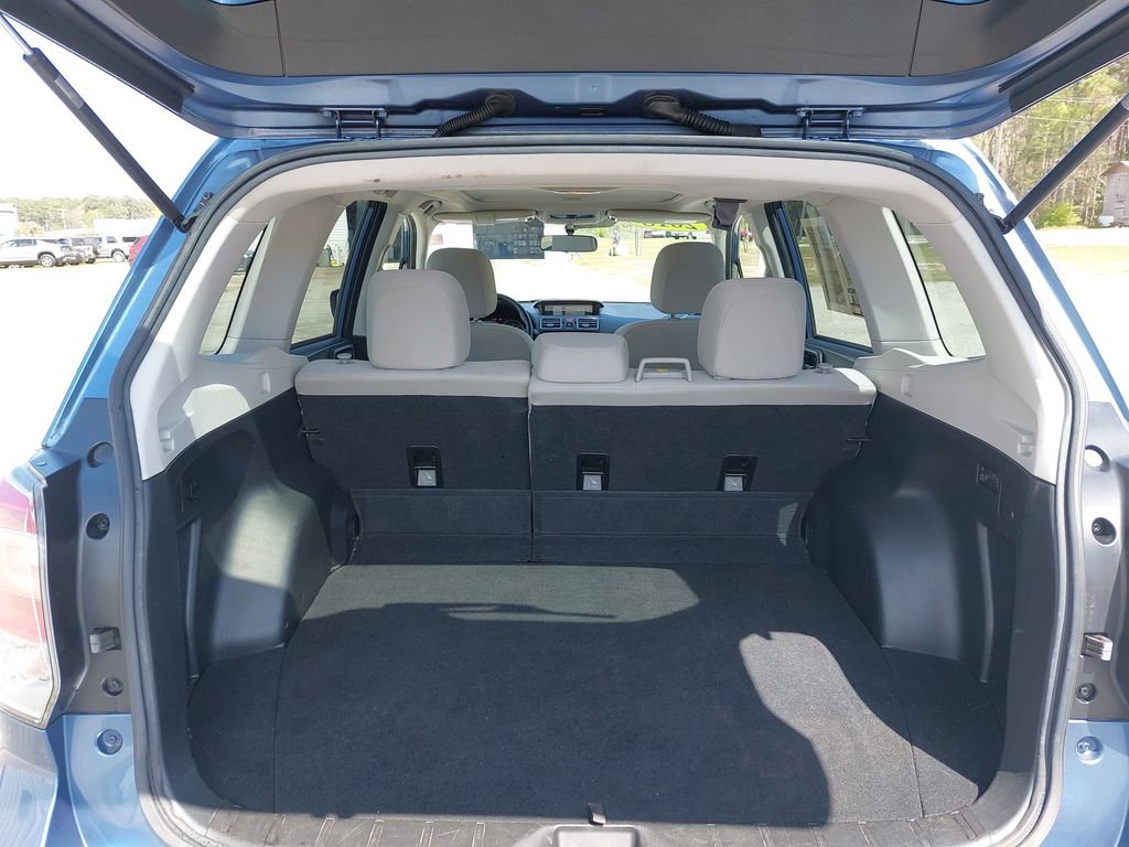 Used 2018 Subaru Forester 2.5i Premium w/ All-Weather Package AWD/4WD image 11