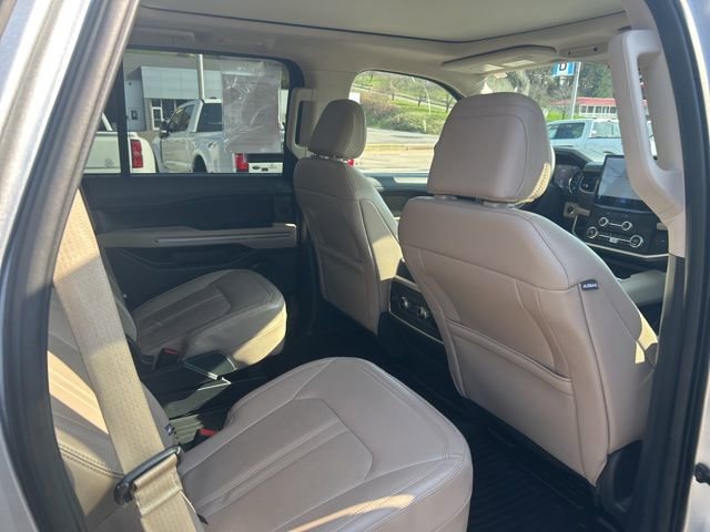 Used 2024 Ford Expedition Limited image 15