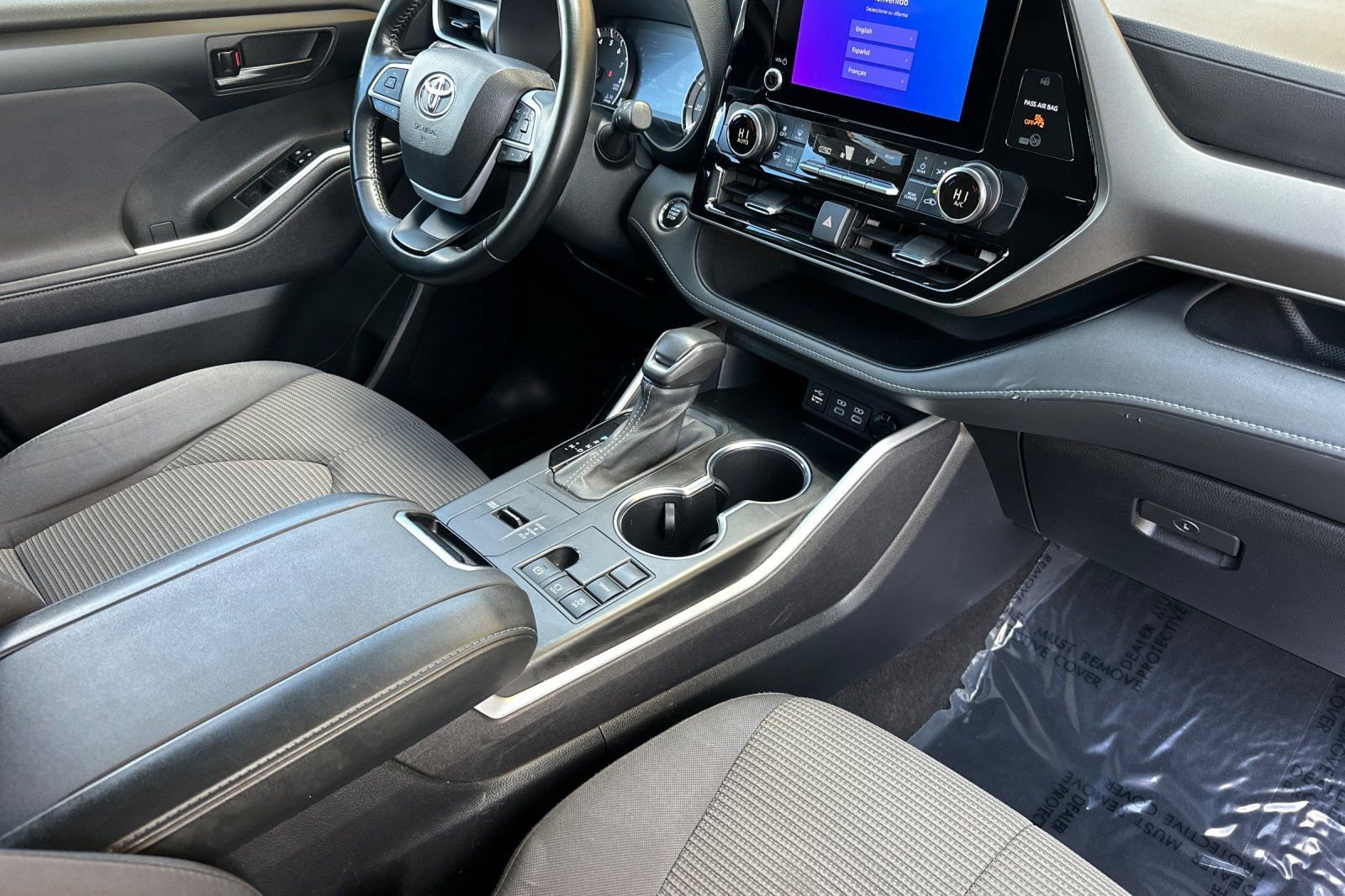 Used 2023 Toyota Highlander LE image 21