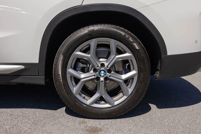Certified 2025 BMW X4 xDrive30i AWD/4WD image 6