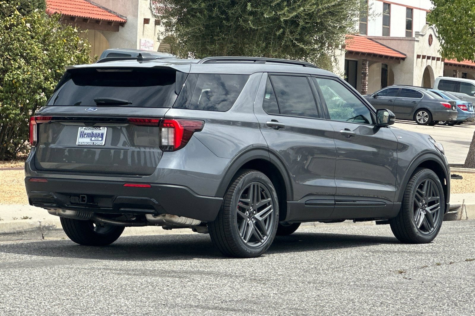 New 2026 Ford Explorer ST-Line w/ ST-Line Street Pack RWD image 4