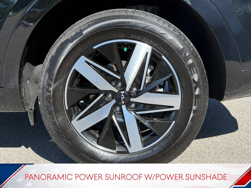 Used 2023 Kia Sorento EX w/ Panoramic Sunroof Package FWD image 5