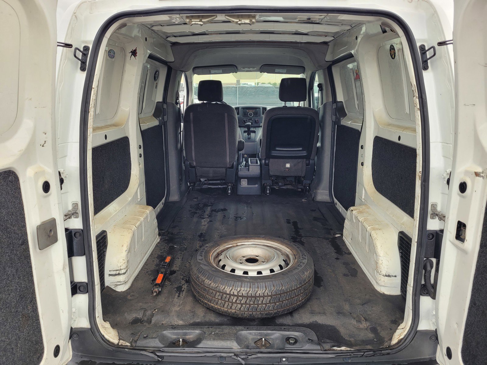 Used 2015 Nissan NV200 S FWD image 19