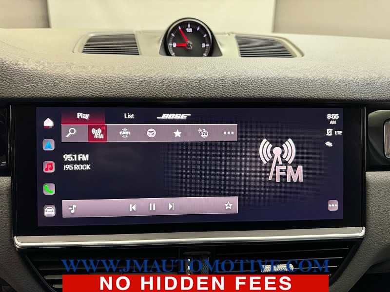Used 2023 Porsche Cayenne Platinum Edition image 24
