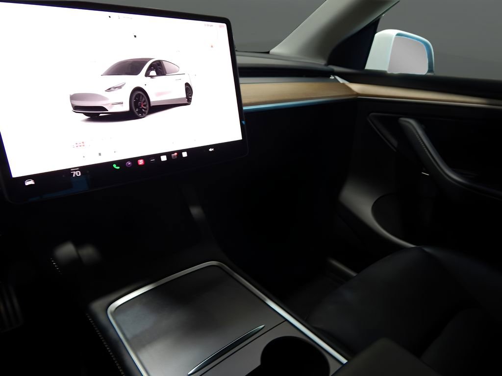 Used 2023 Tesla Model Y Long Range image 22