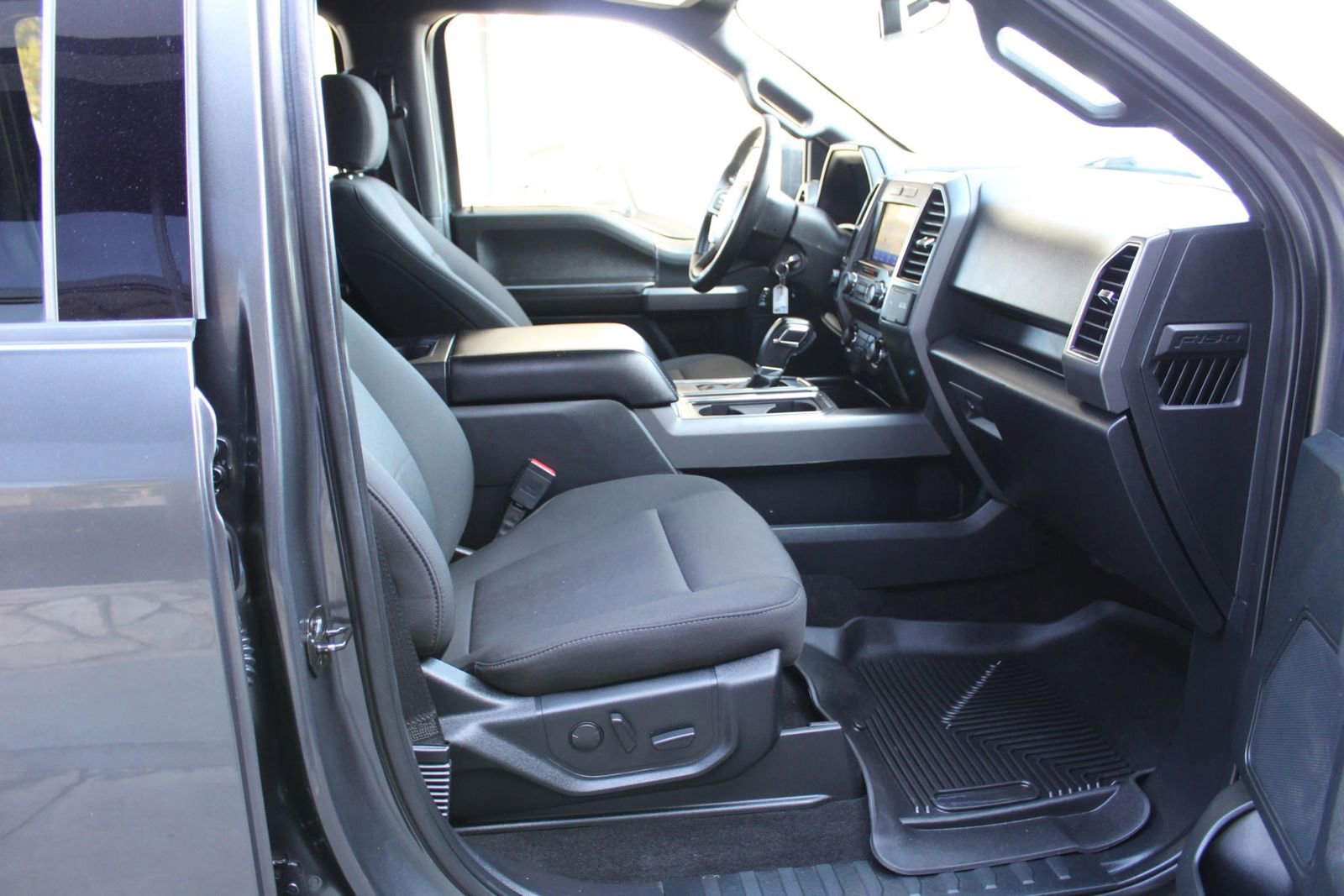 Used 2019 Ford F150 XLT w/ Equipment Group 302A Luxury AWD/4WD image 10