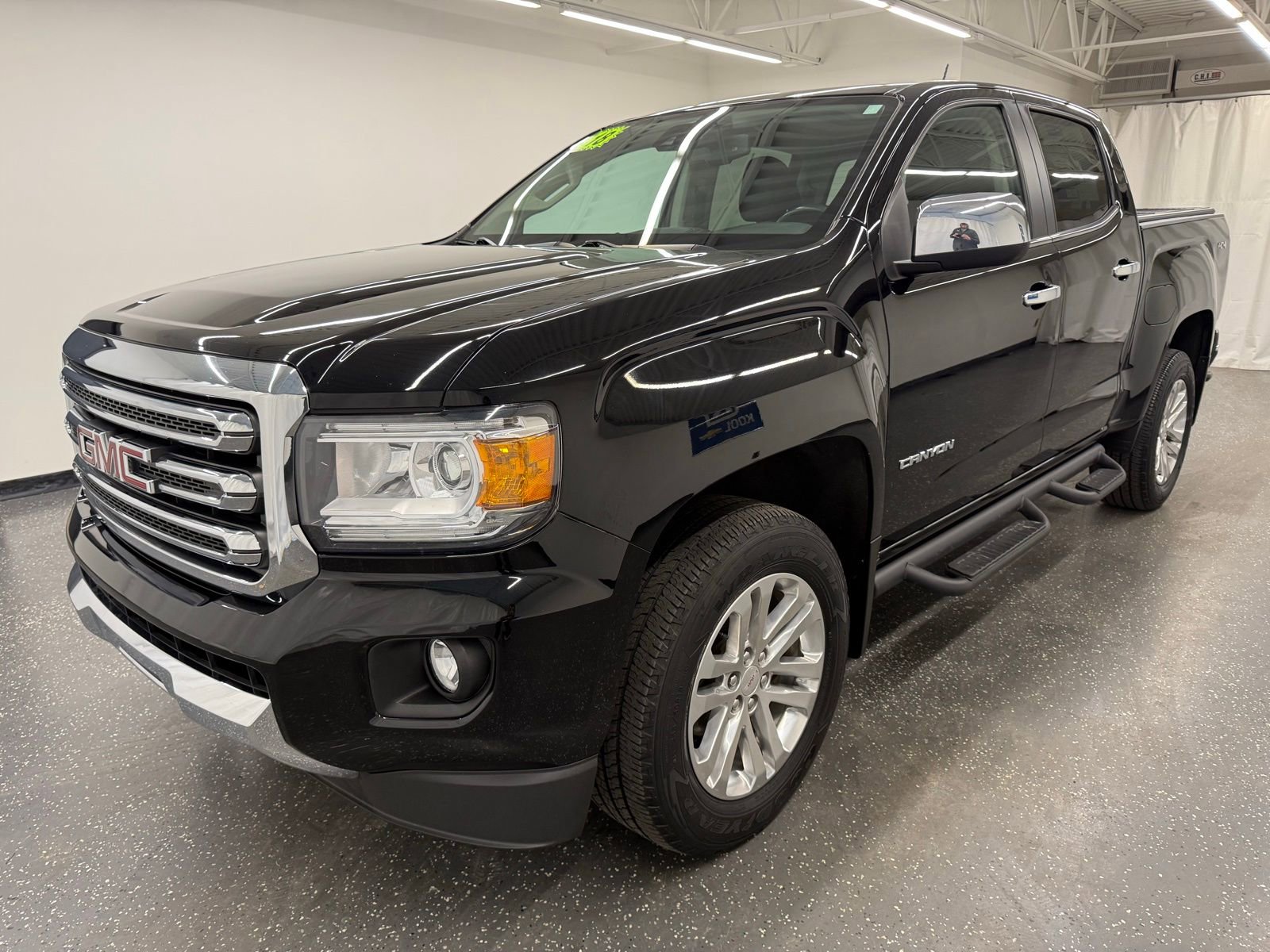 Used 2018 GMC Canyon SLT w/ Driver Alert Package image 4
