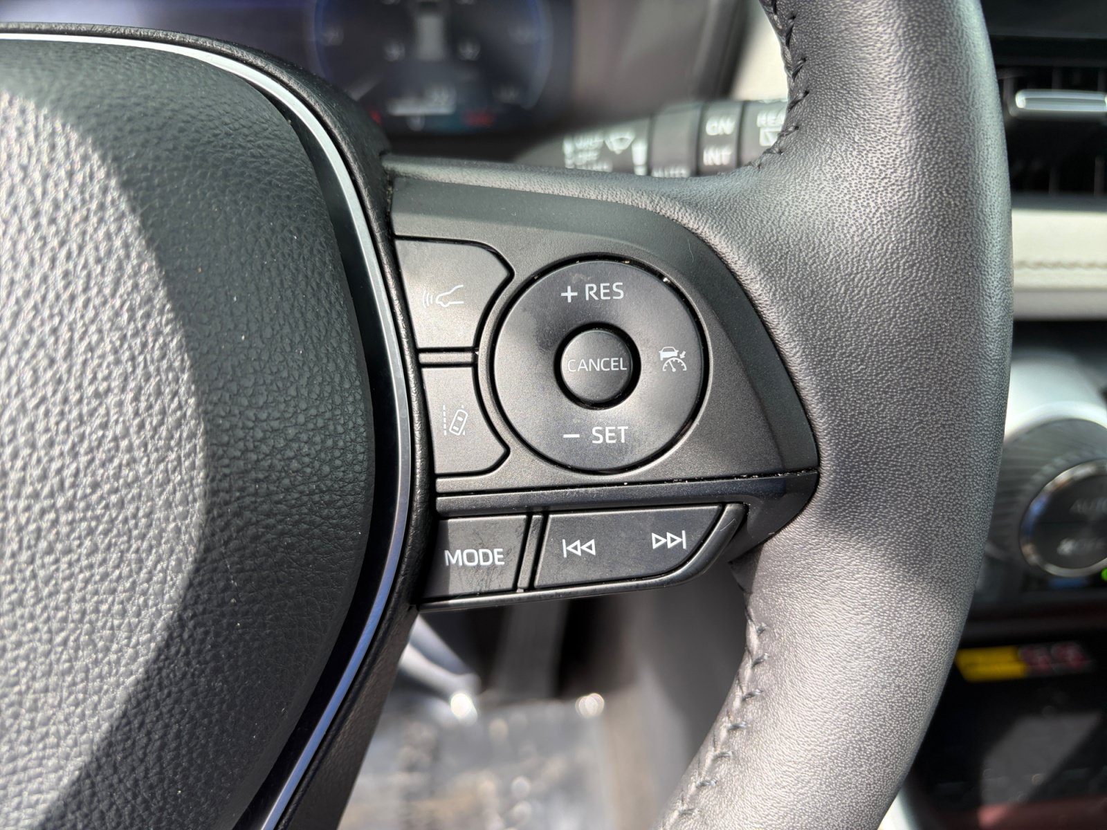 Used 2023 Toyota RAV4 Limited AWD/4WD image 15