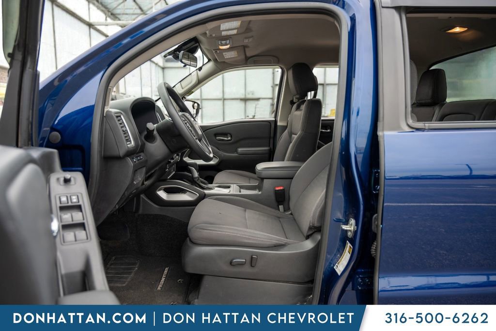 Used 2022 Nissan Frontier SV image 5