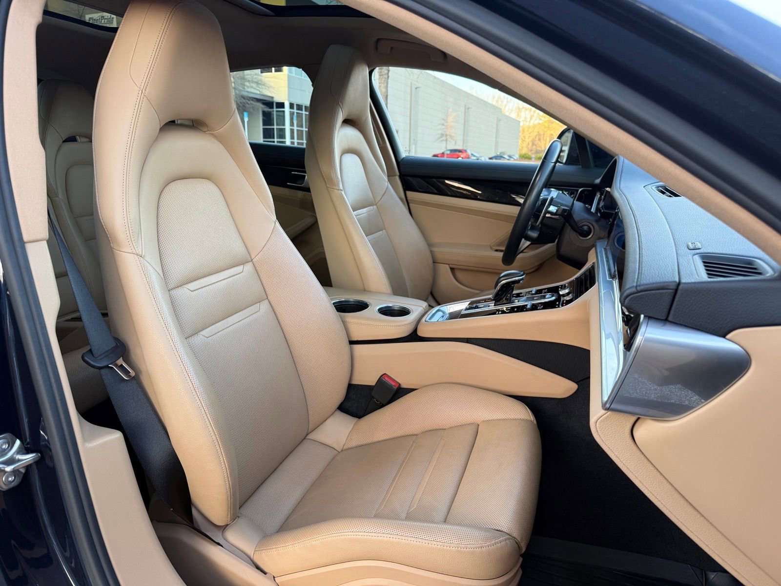 Used 2018 Porsche Panamera 4S image 36