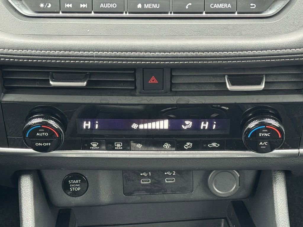 Used 2025 Nissan Rogue SV image 39