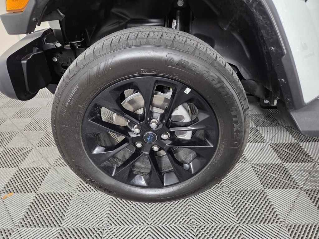 Certified 2025 Jeep Wrangler Sahara image 10