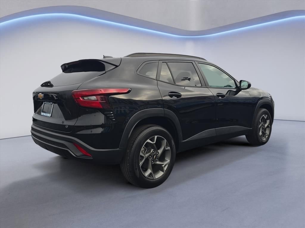 Used 2025 Chevrolet Trax LT image 5