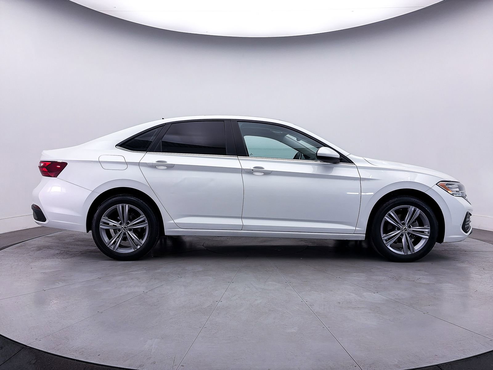 Used 2023 Volkswagen Jetta SE w/ Panoramic Sunroof Package FWD image 36