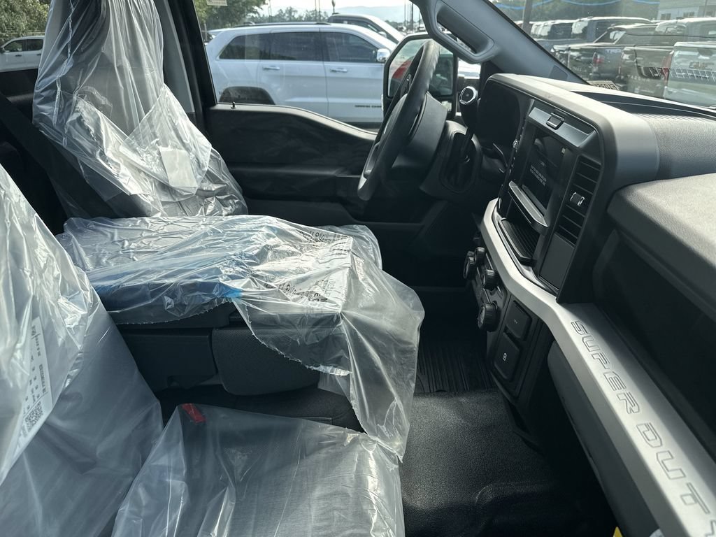 New 2025 Ford F350 XL w/ XL Driver Assist Package RWD image 24