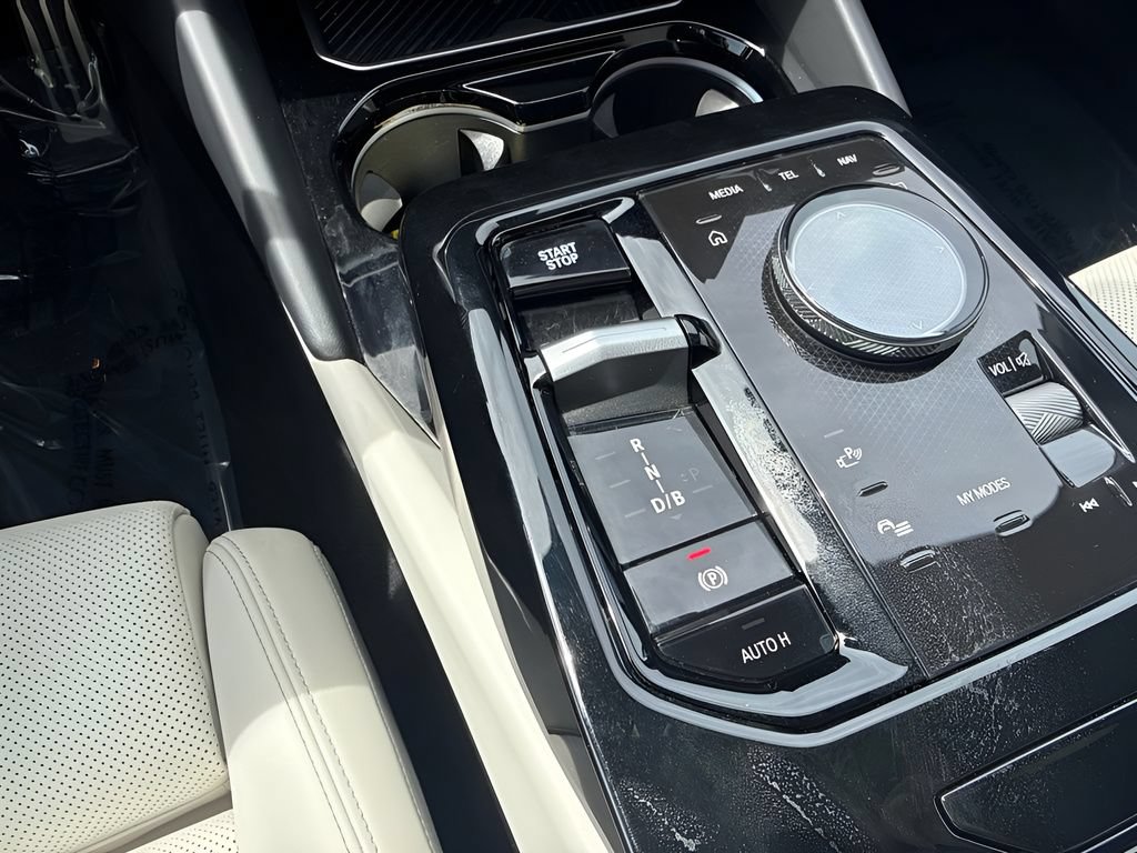 Used 2024 BMW i5 eDrive40i w/ M Sport Package RWD image 18