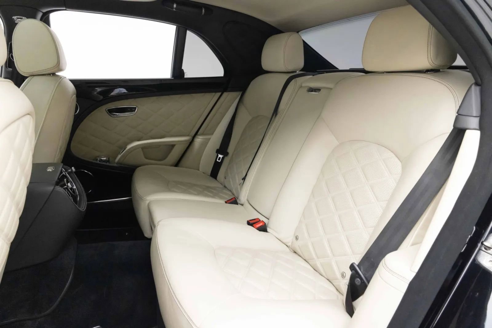 Used 2014 Bentley Mulsanne RWD image 38