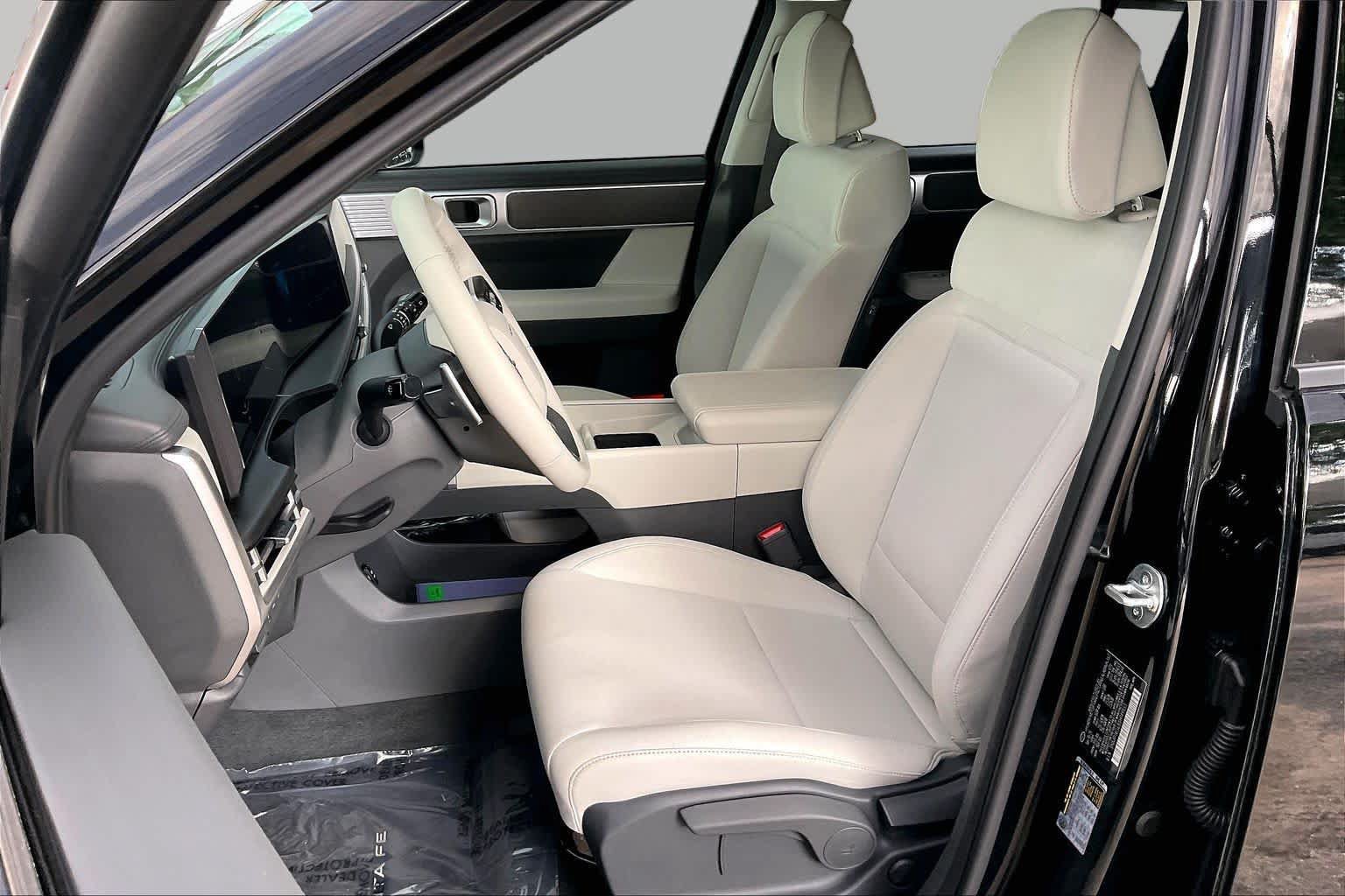 Certified 2025 Hyundai Santa Fe SE FWD image 8