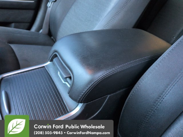 Used 2019 Chrysler 300 Touring RWD image 18