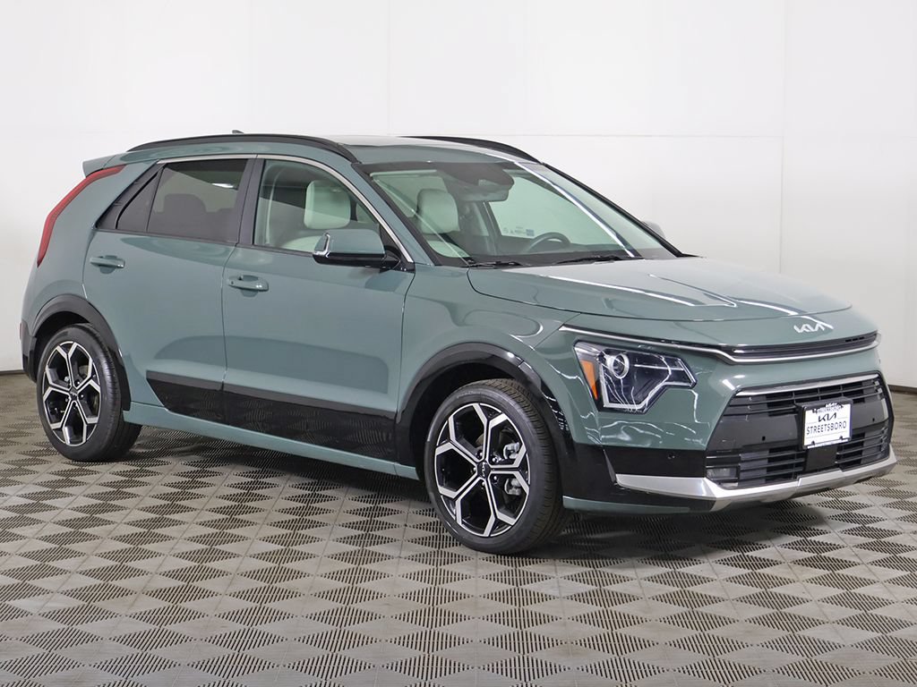 Used 2023 Kia Niro EX Touring FWD image 2