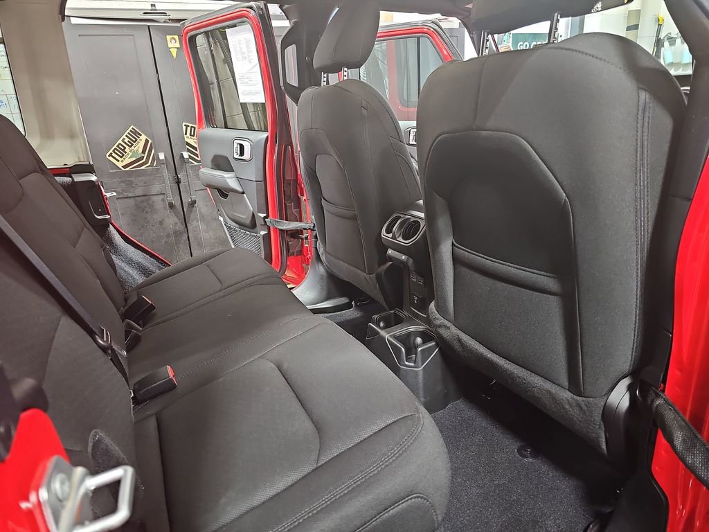 Used 2022 Jeep Wrangler Unlimited Sahara w/ Cold Weather Group image 11