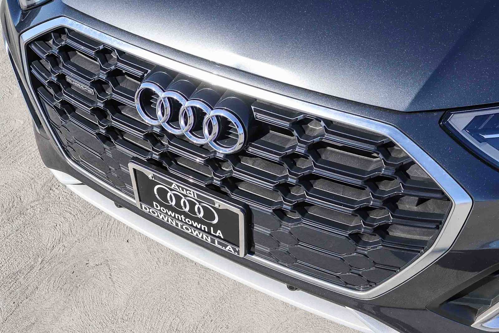 Used 2023 Audi Q5 2.0T Premium w/ Convenience Package image 8