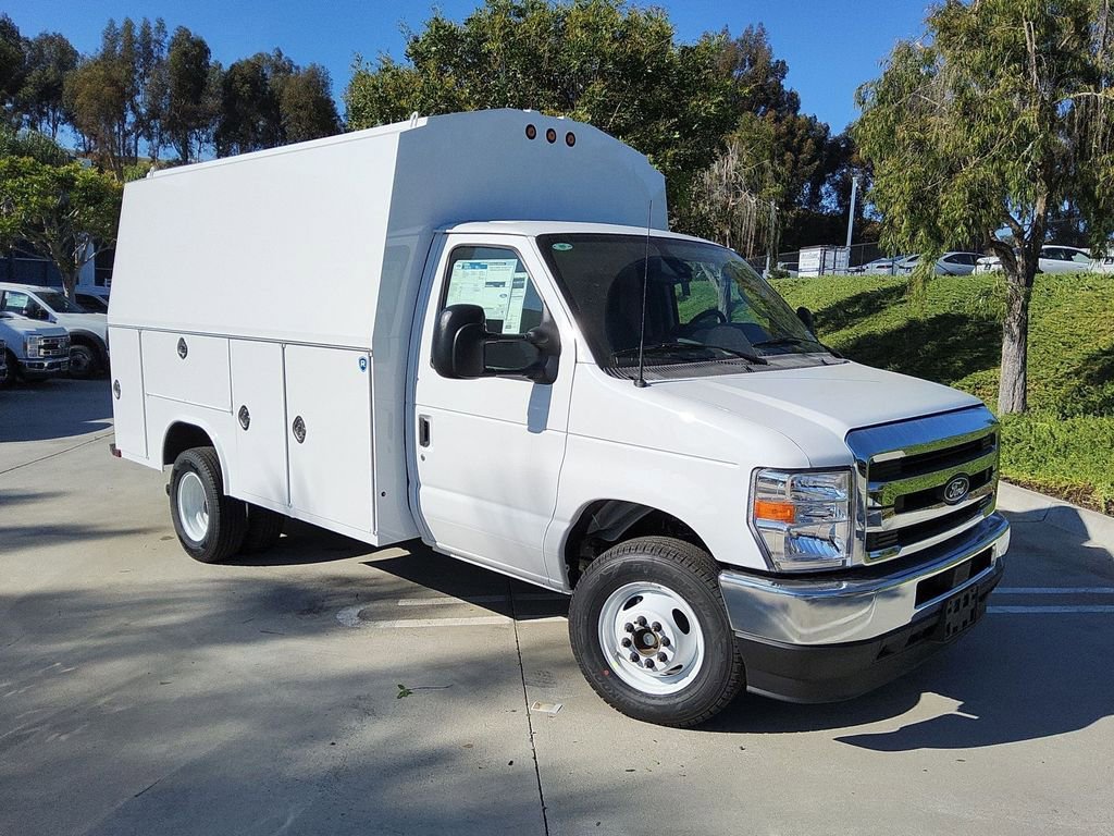 New 2026 Ford E-350 and Econoline 350 Super Duty w/ Power Equipment Group RWD image 1