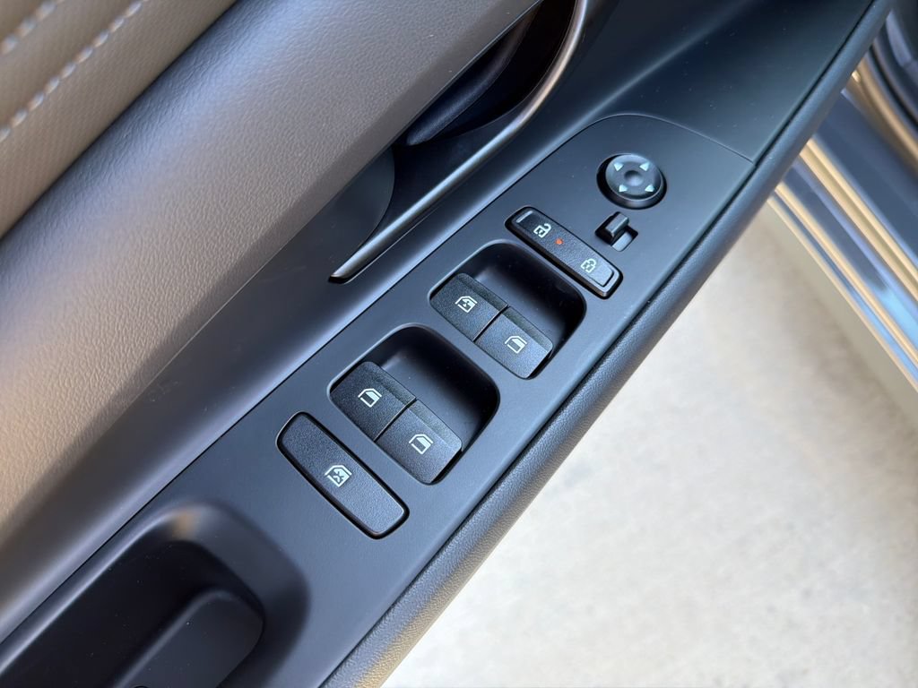 New 2026 Hyundai Elantra Sport FWD image 15