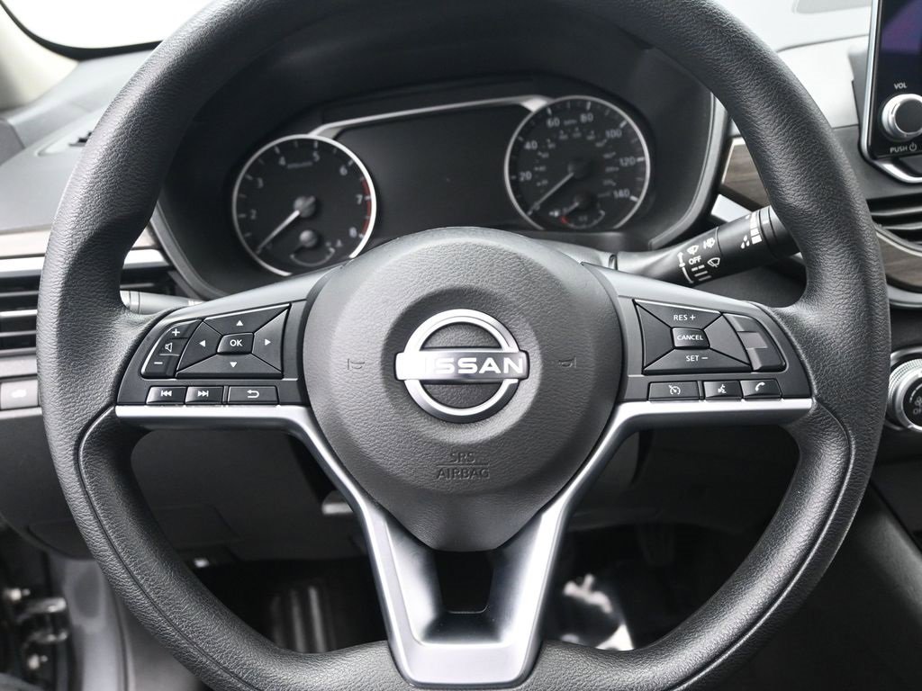 Used 2024 Nissan Altima 2.5 SV image 24