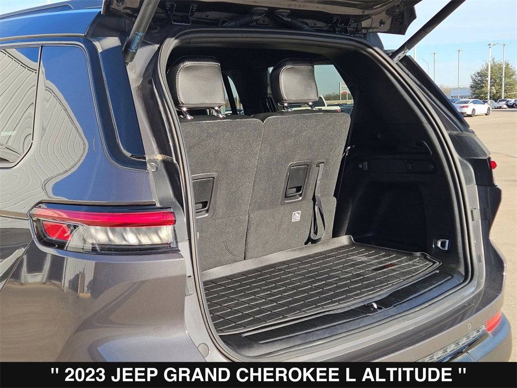 Used 2023 Jeep Grand Cherokee L Laredo image 35