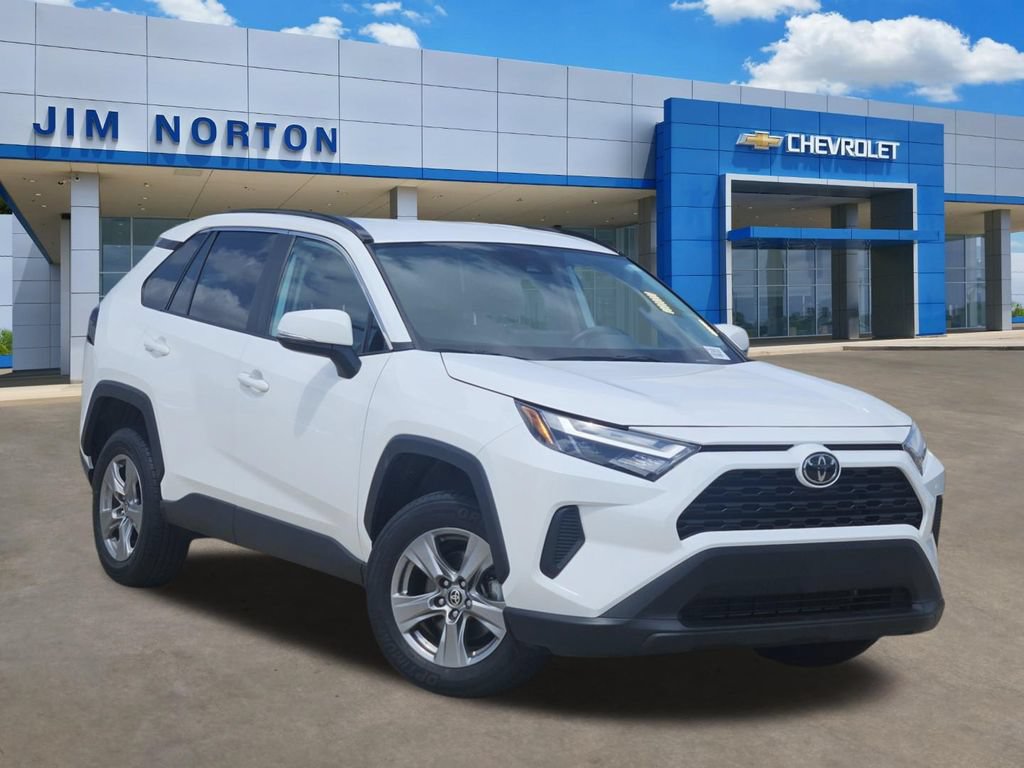 Used 2024 Toyota RAV4 XLE FWD image 1