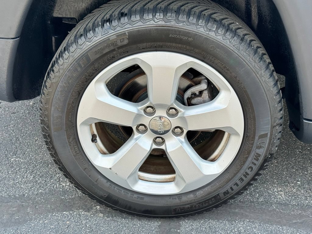 Used 2019 Jeep Compass Latitude w/ Popular Equipment Group AWD/4WD image 42