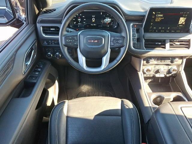 Used 2024 GMC Yukon XL SLT AWD/4WD image 3