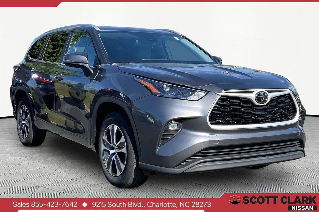 Used 2023 Toyota Highlander XLE