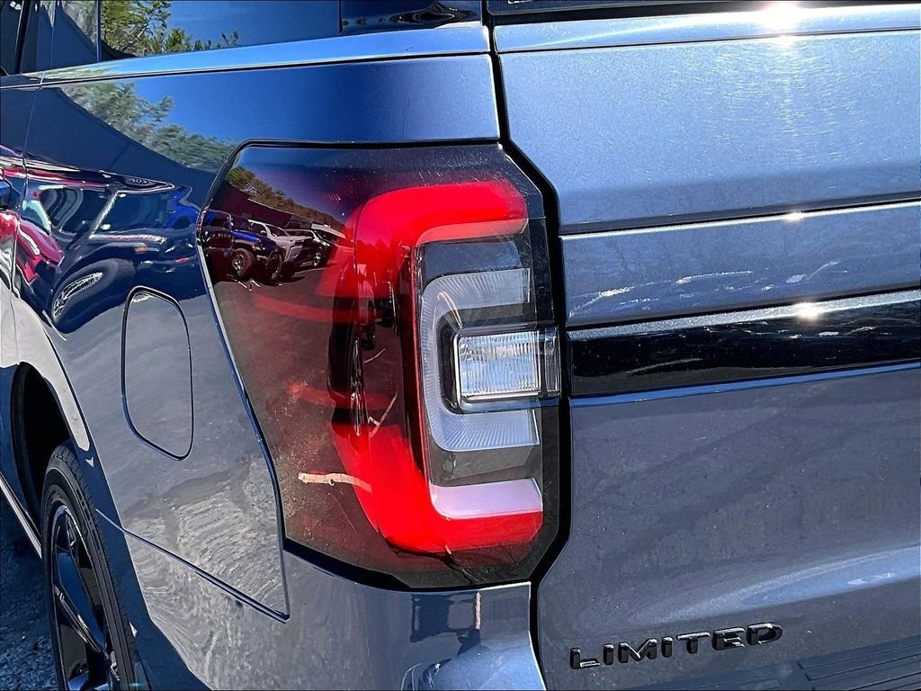 Used 2023 Ford Expedition Limited AWD/4WD image 27