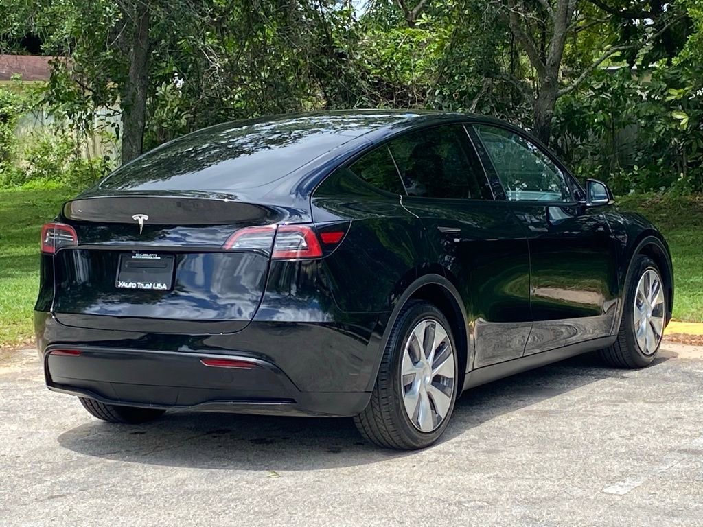 Used 2023 Tesla Model Y Long Range image 10