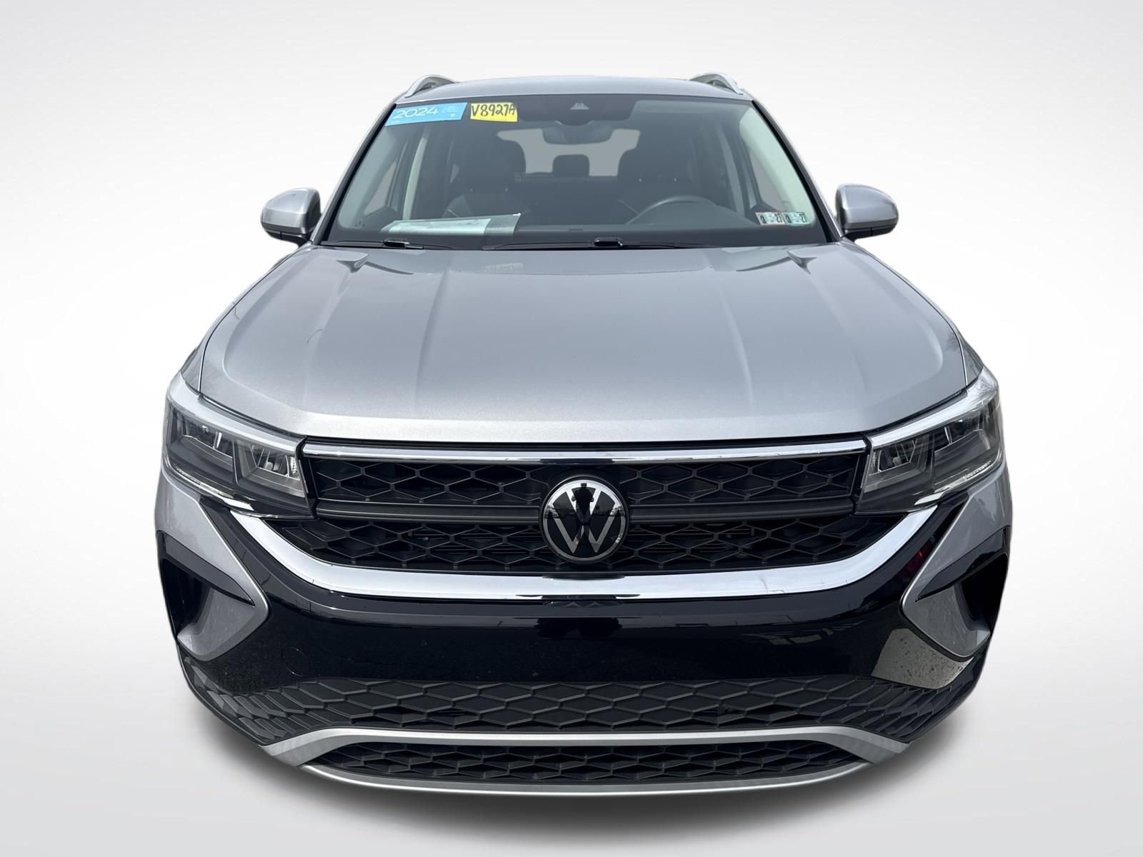 Certified 2024 Volkswagen Taos SE image 11