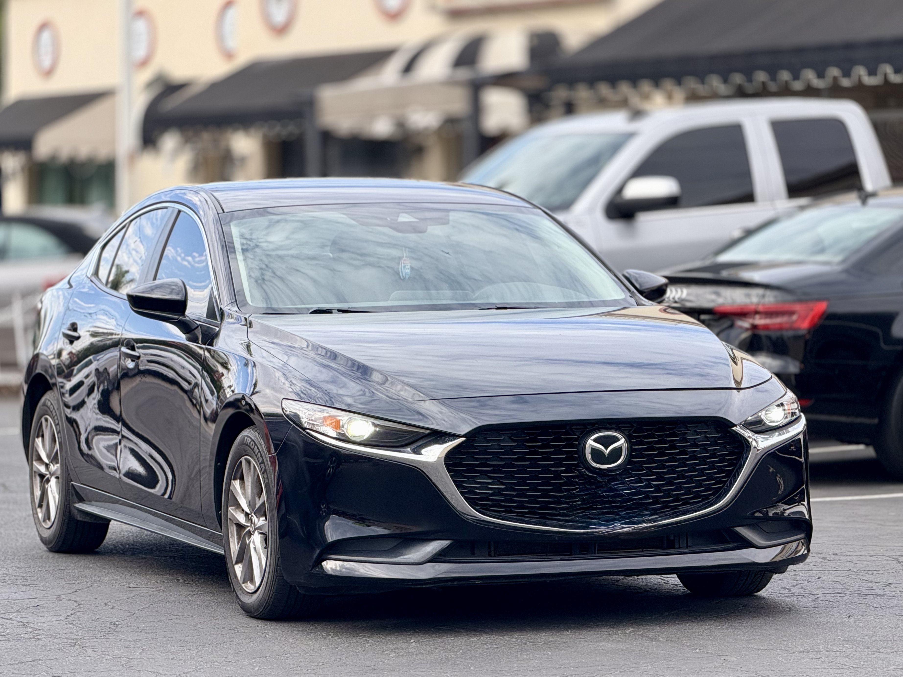 Used 2021 MAZDA MAZDA3 Sedan FWD image 4