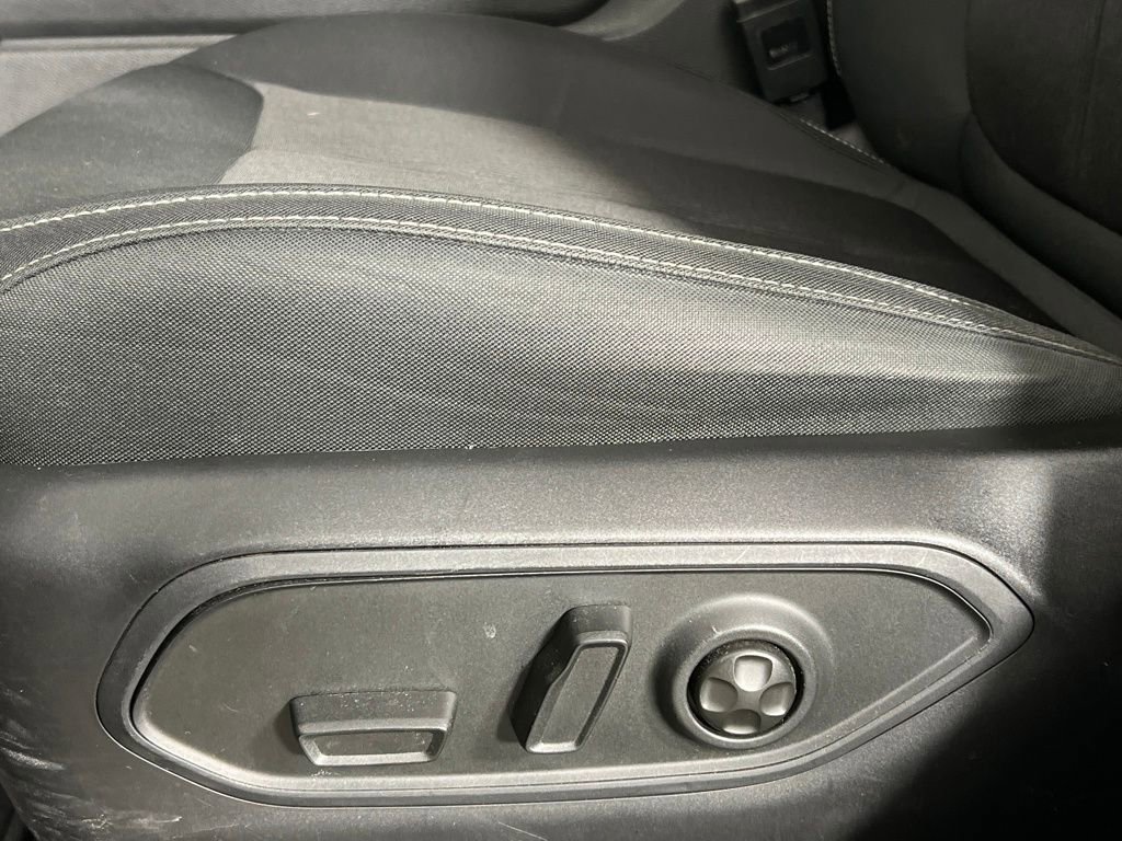 Used 2023 Jeep Grand Cherokee Laredo image 24